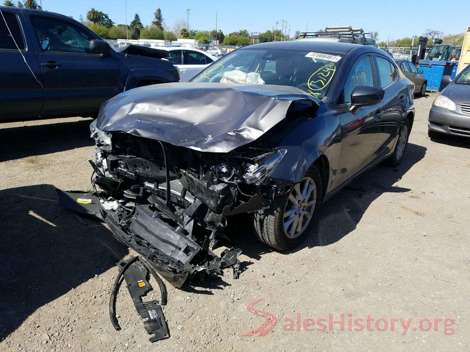 3MZBN1U79JM160588 2018 MAZDA 3