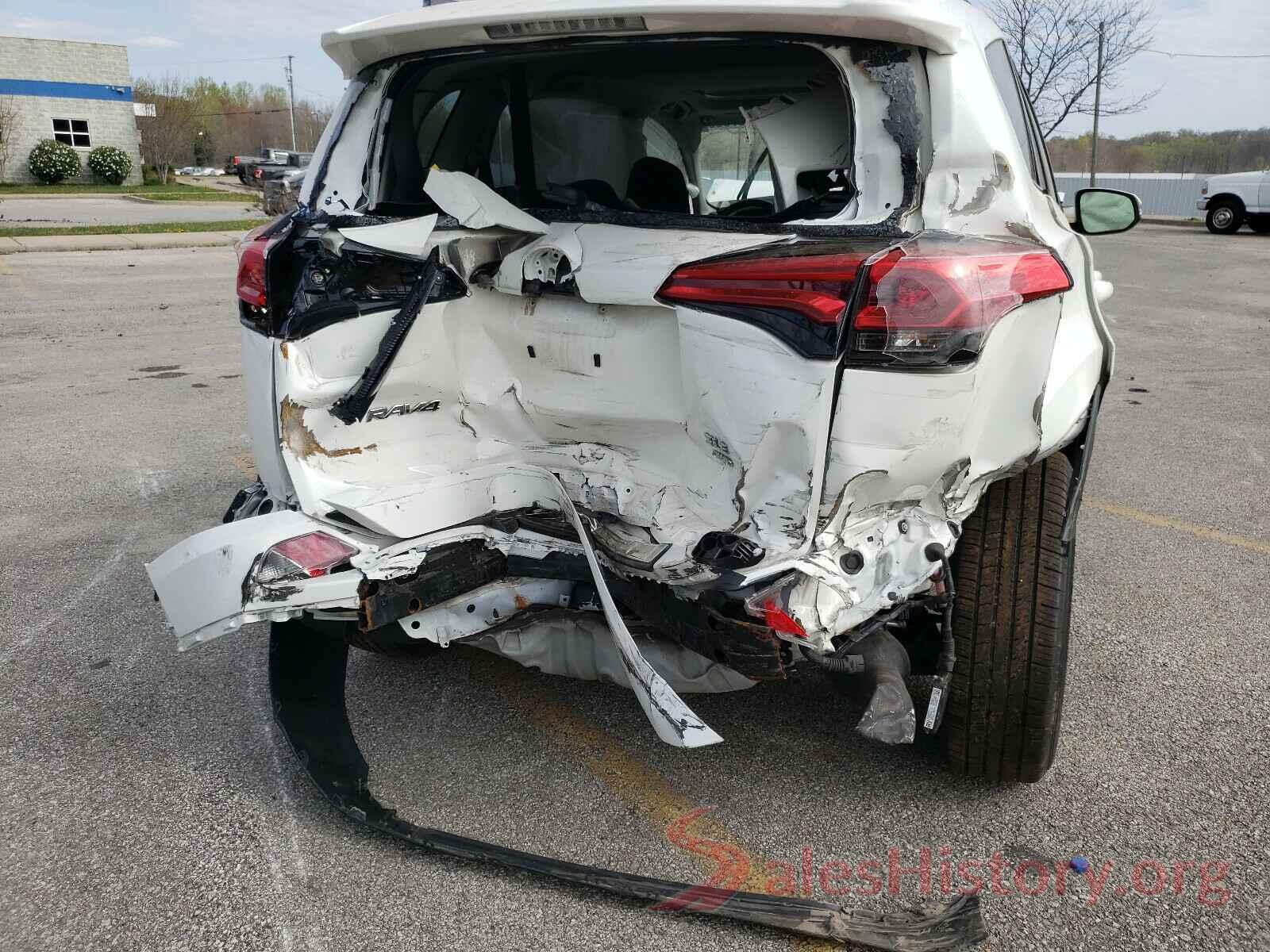 JTMRFREV8HJ716164 2017 TOYOTA RAV4