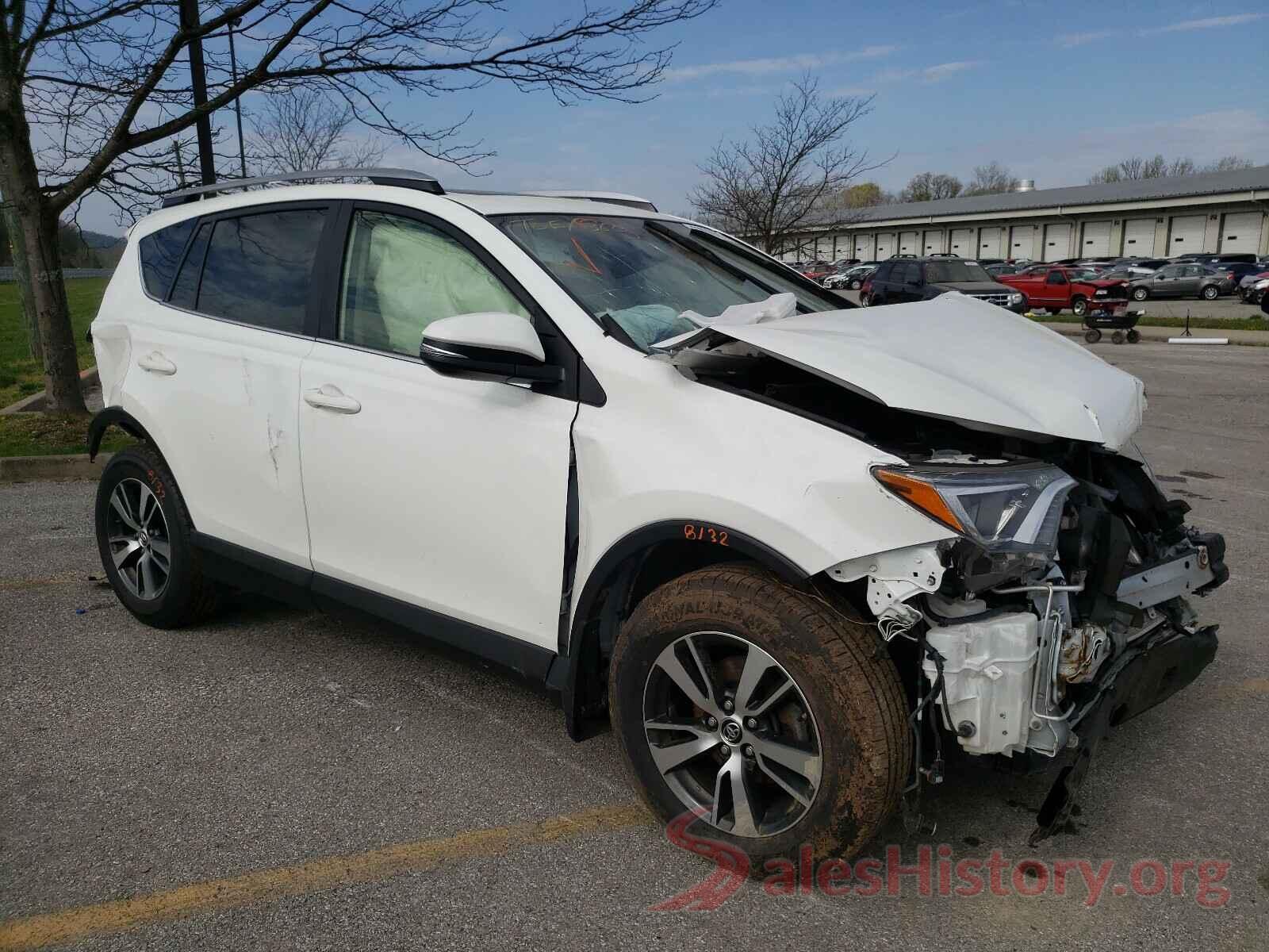 JTMRFREV8HJ716164 2017 TOYOTA RAV4