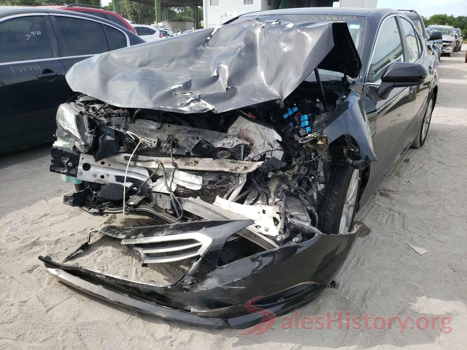 4T1B11HK5JU569482 2018 TOYOTA CAMRY