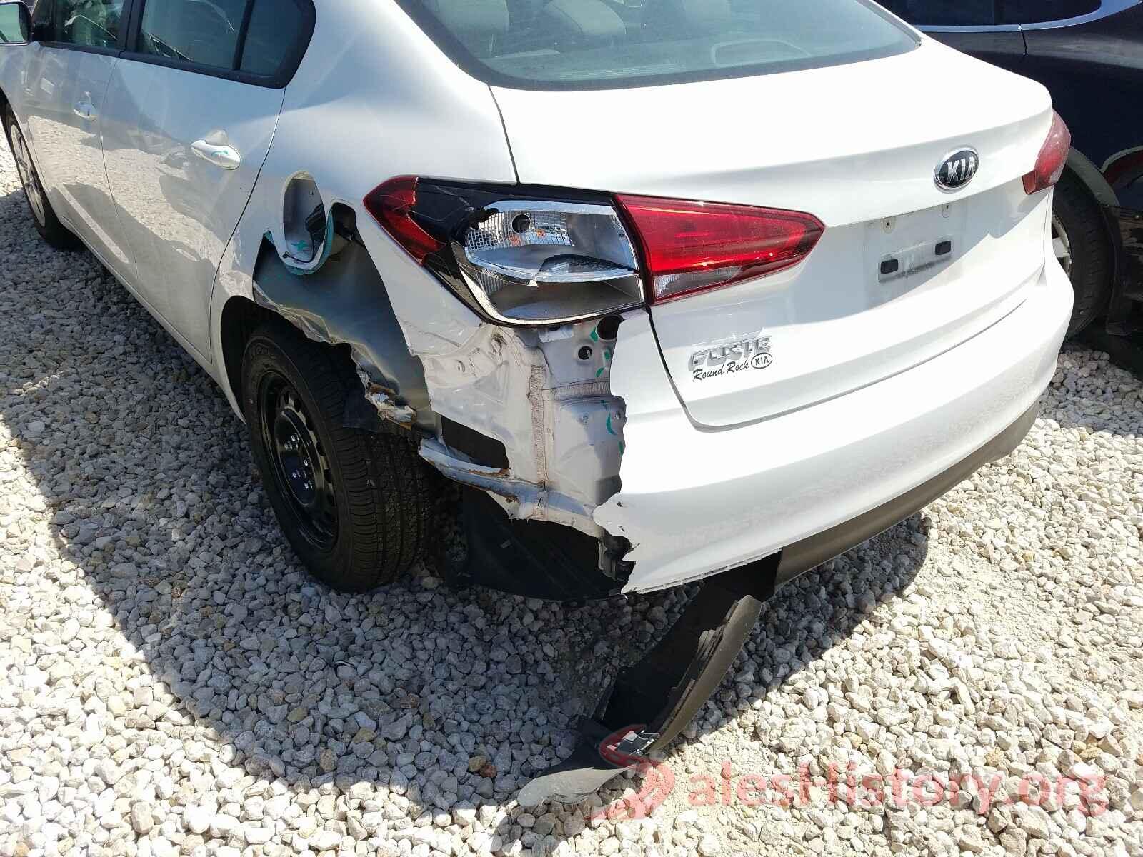 3KPFK4A71JE238875 2018 KIA FORTE