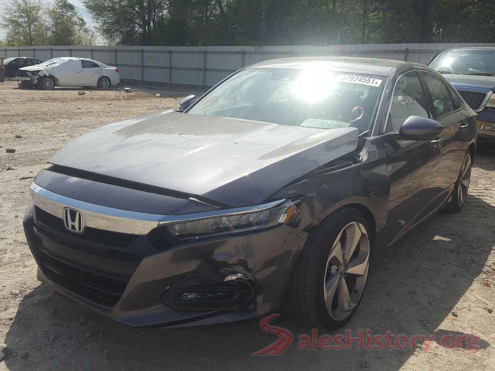 1HGCV2F92JA033322 2018 HONDA ACCORD