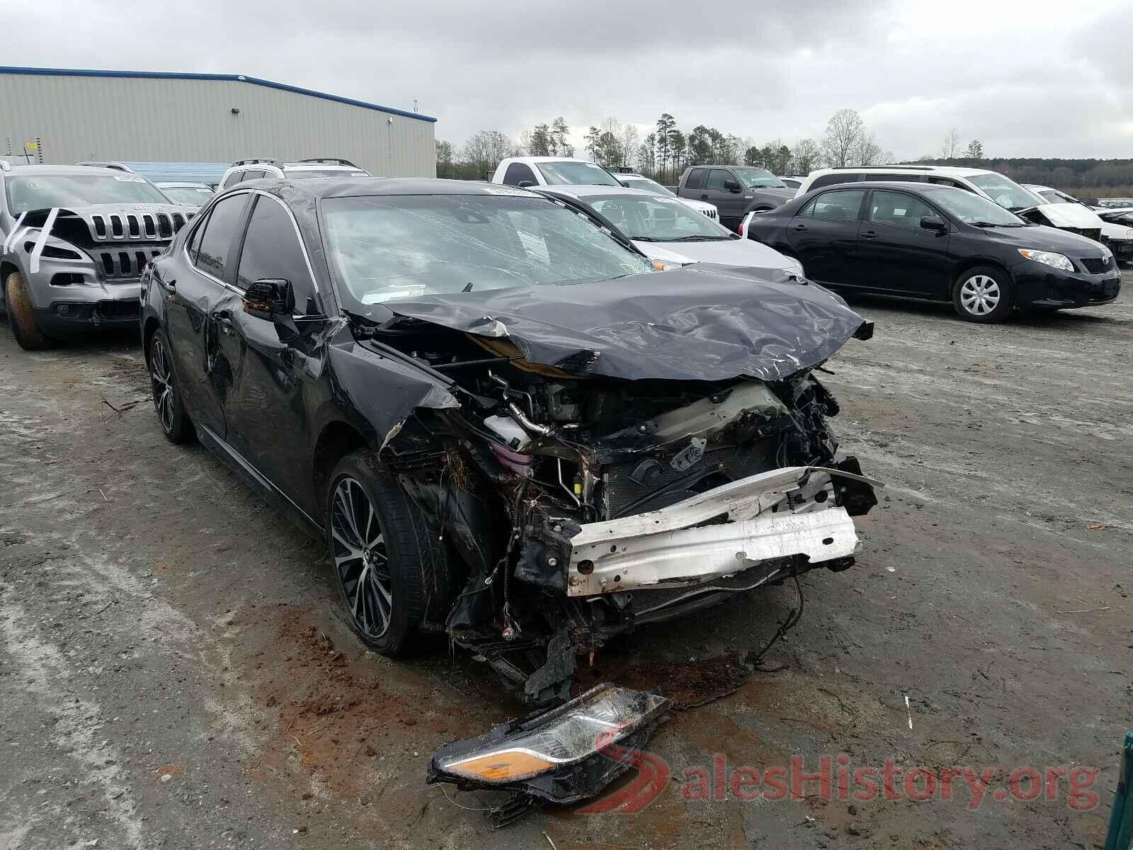 JTNB11HK5J3015901 2018 TOYOTA CAMRY