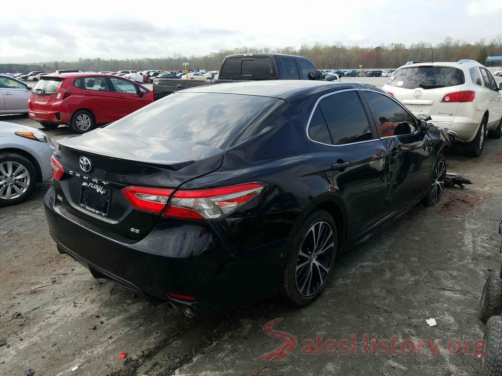 JTNB11HK5J3015901 2018 TOYOTA CAMRY