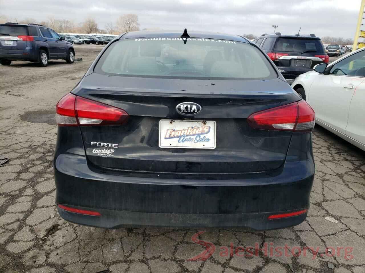 3KPFK4A71JE276882 2018 KIA FORTE