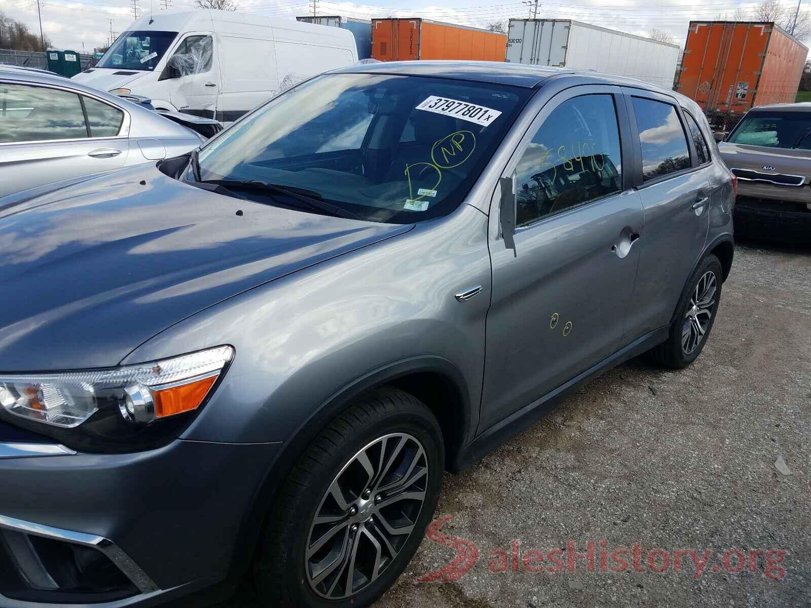 JA4AP3AW4JU002861 2018 MITSUBISHI OUTLANDER