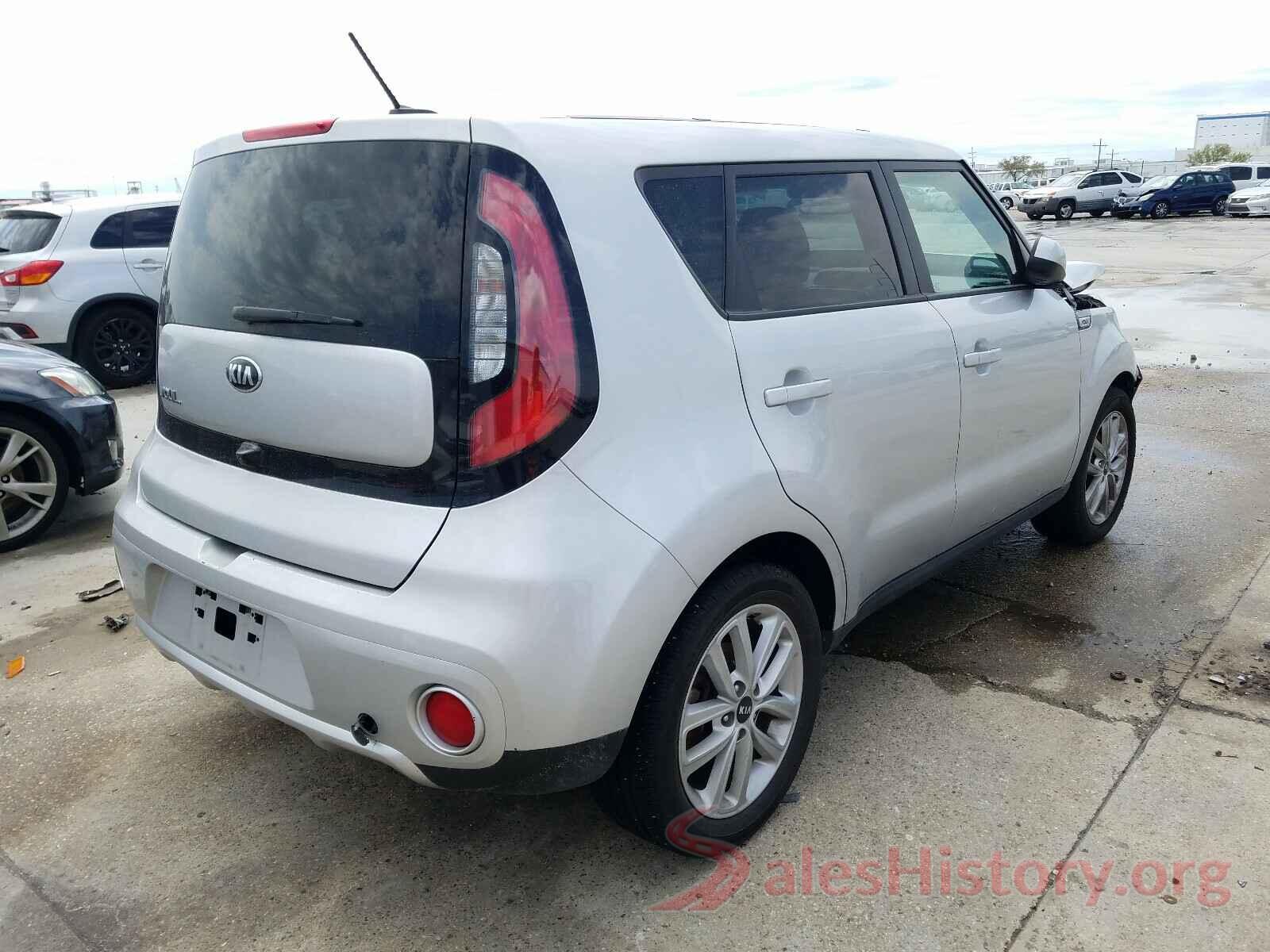 KNDJP3A55J7621304 2018 KIA SOUL