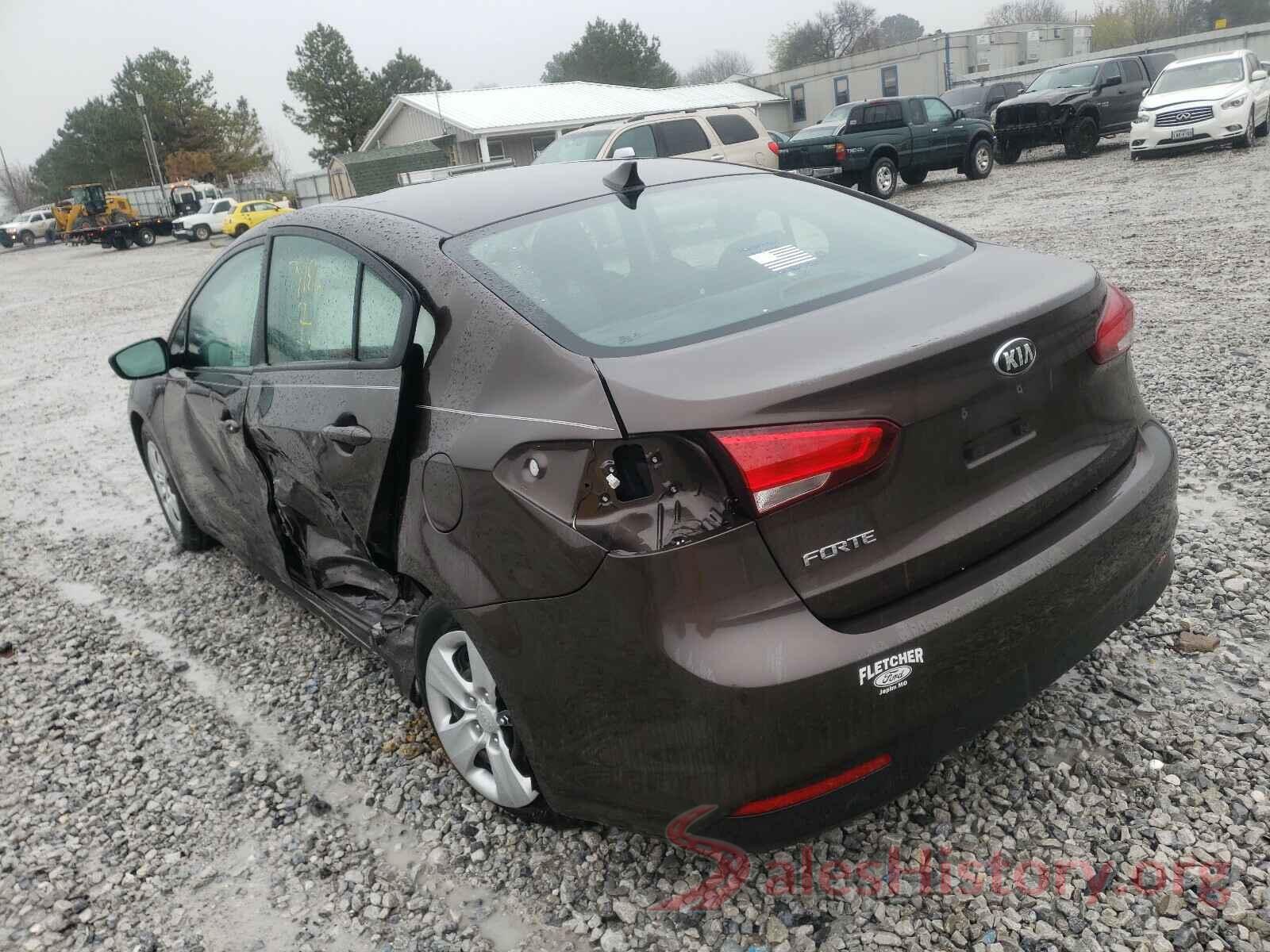 3KPFK4A70HE115028 2017 KIA FORTE