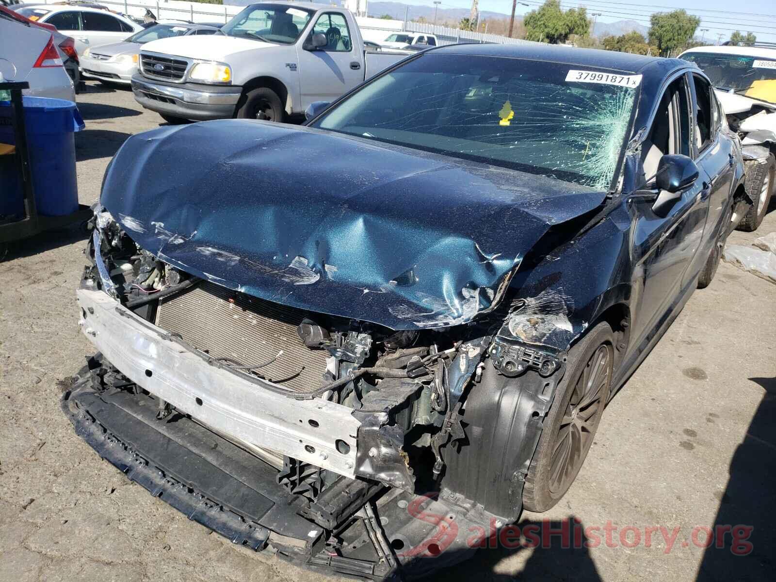 4T1B11HK8JU645762 2018 TOYOTA CAMRY