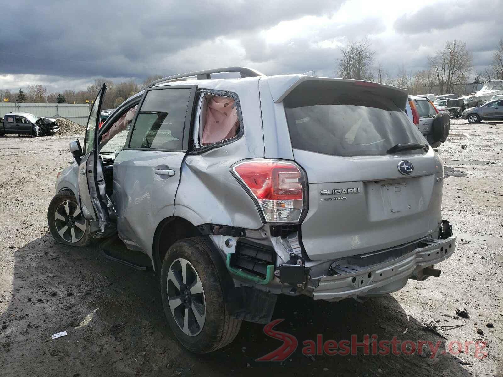 JF2SJAGC2JH592078 2018 SUBARU FORESTER