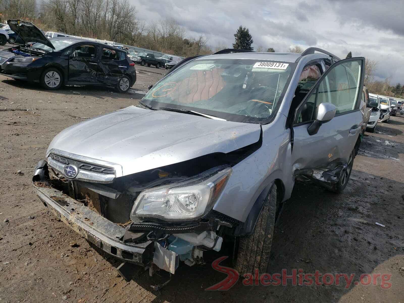 JF2SJAGC2JH592078 2018 SUBARU FORESTER