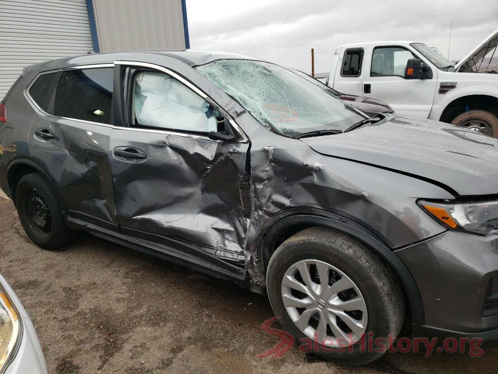 KNMAT2MV9JP508649 2018 NISSAN ROGUE