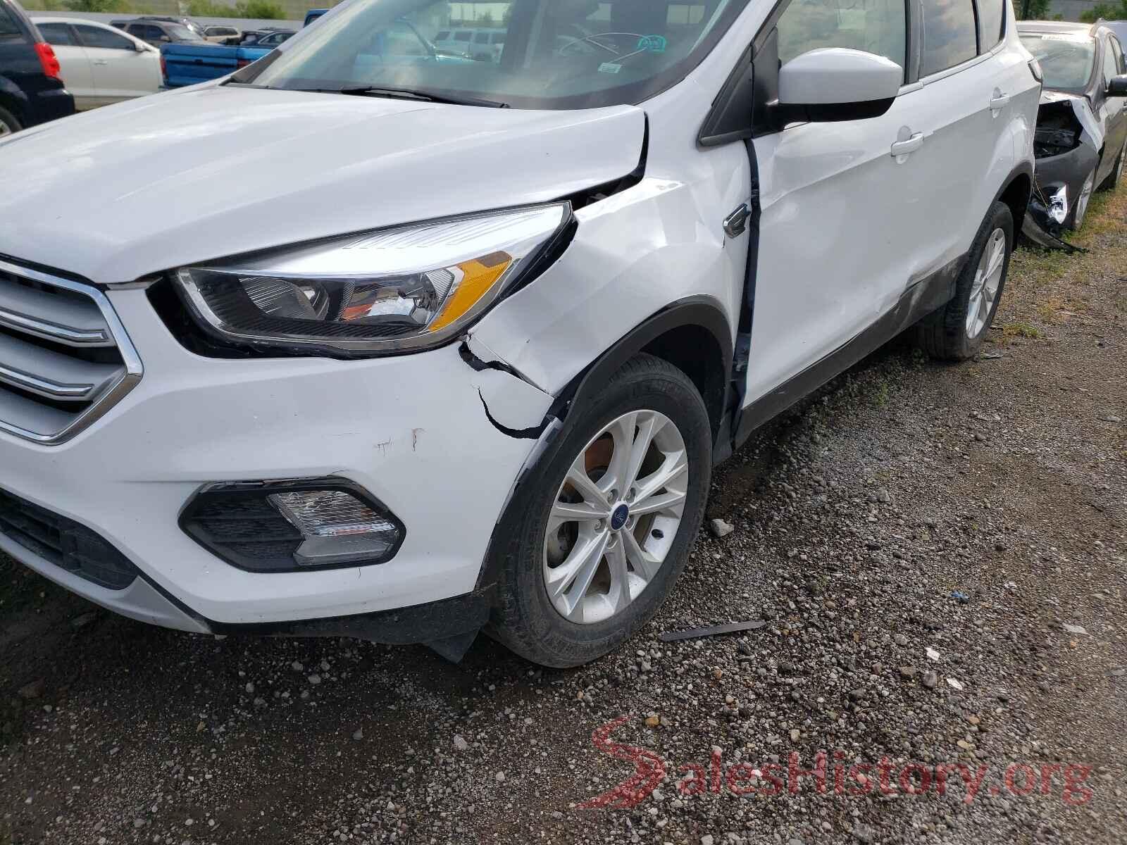 1FMCU0GD5JUC29144 2018 FORD ESCAPE