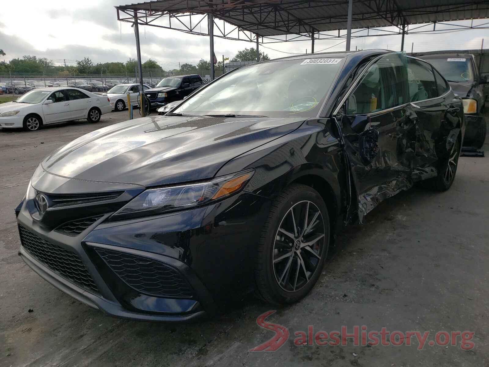 4T1G11AK3MU529471 2021 TOYOTA CAMRY