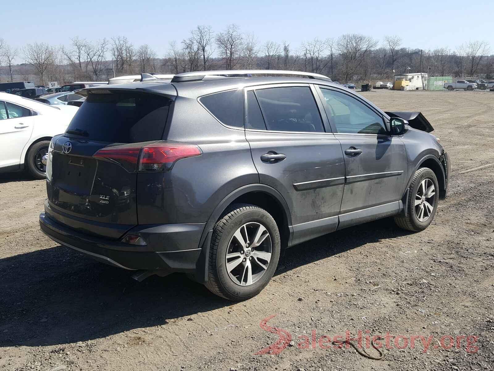 2T3RFREV4JW748939 2018 TOYOTA RAV4