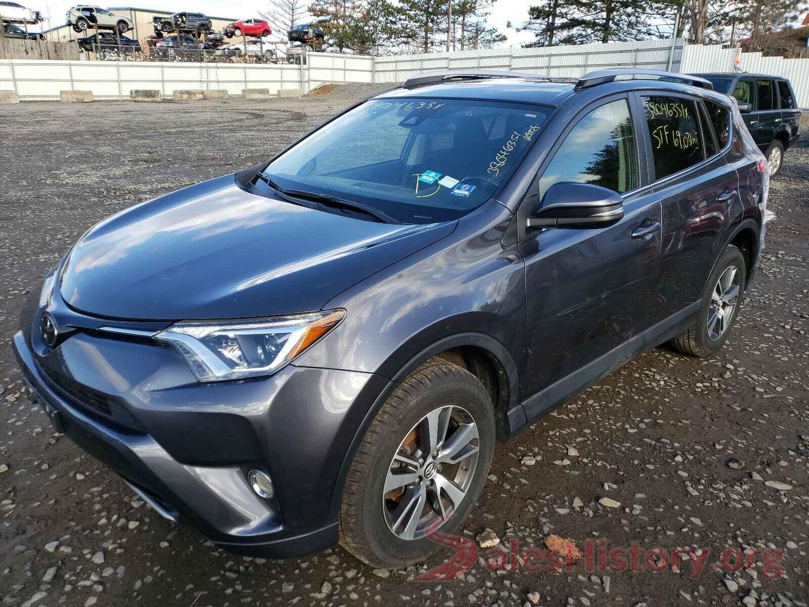 JTMRFREV2HJ111640 2017 TOYOTA RAV4