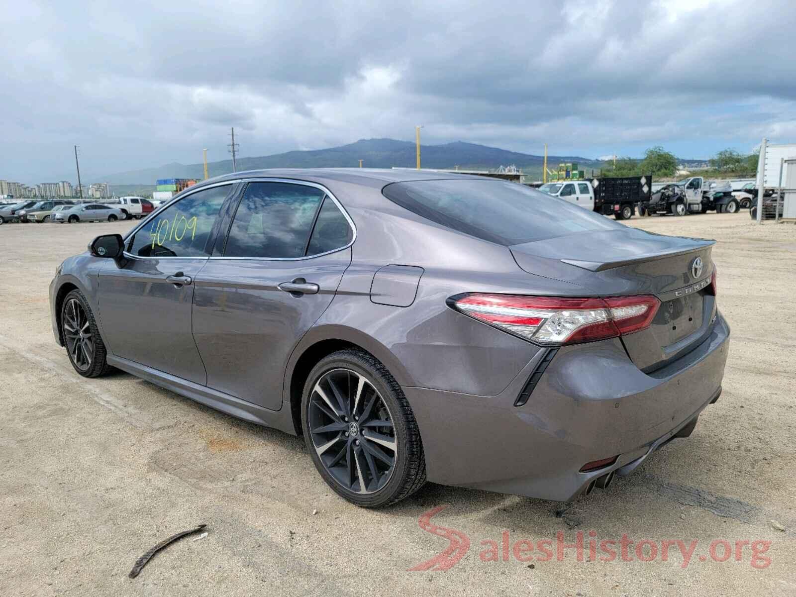 4T1B61HK9JU098471 2018 TOYOTA CAMRY