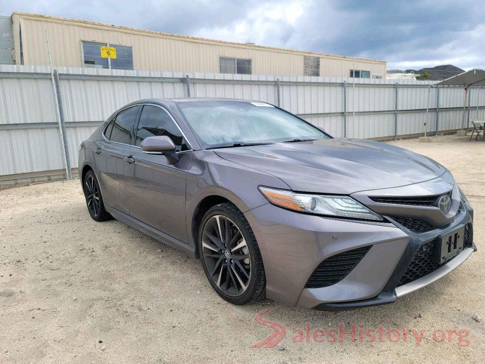 4T1B61HK9JU098471 2018 TOYOTA CAMRY