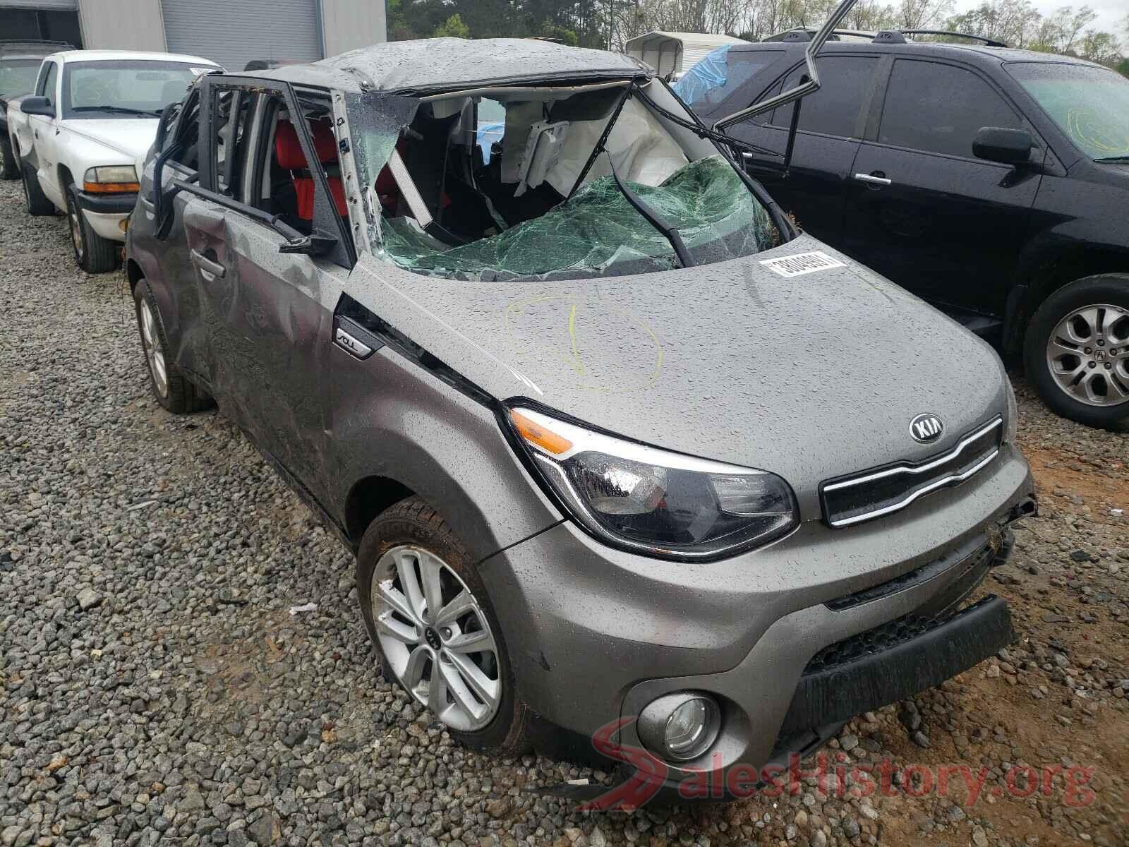 KNDJP3A58J7540586 2018 KIA SOUL