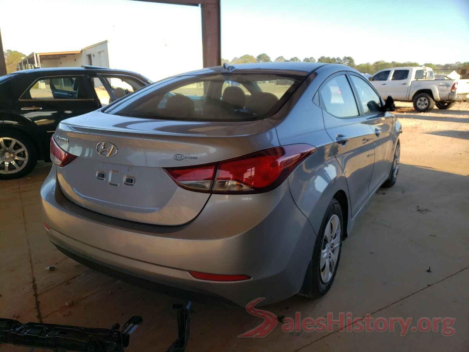 5NPDH4AE8GH781956 2016 HYUNDAI ELANTRA