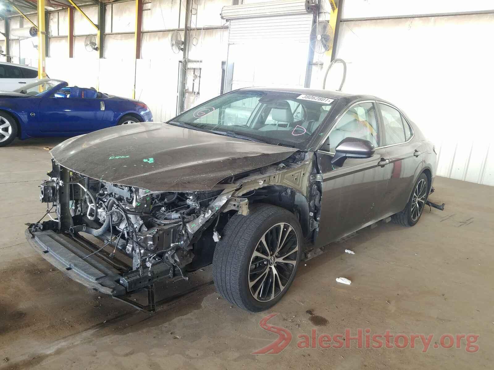 4T1B11HK6JU034600 2018 TOYOTA CAMRY