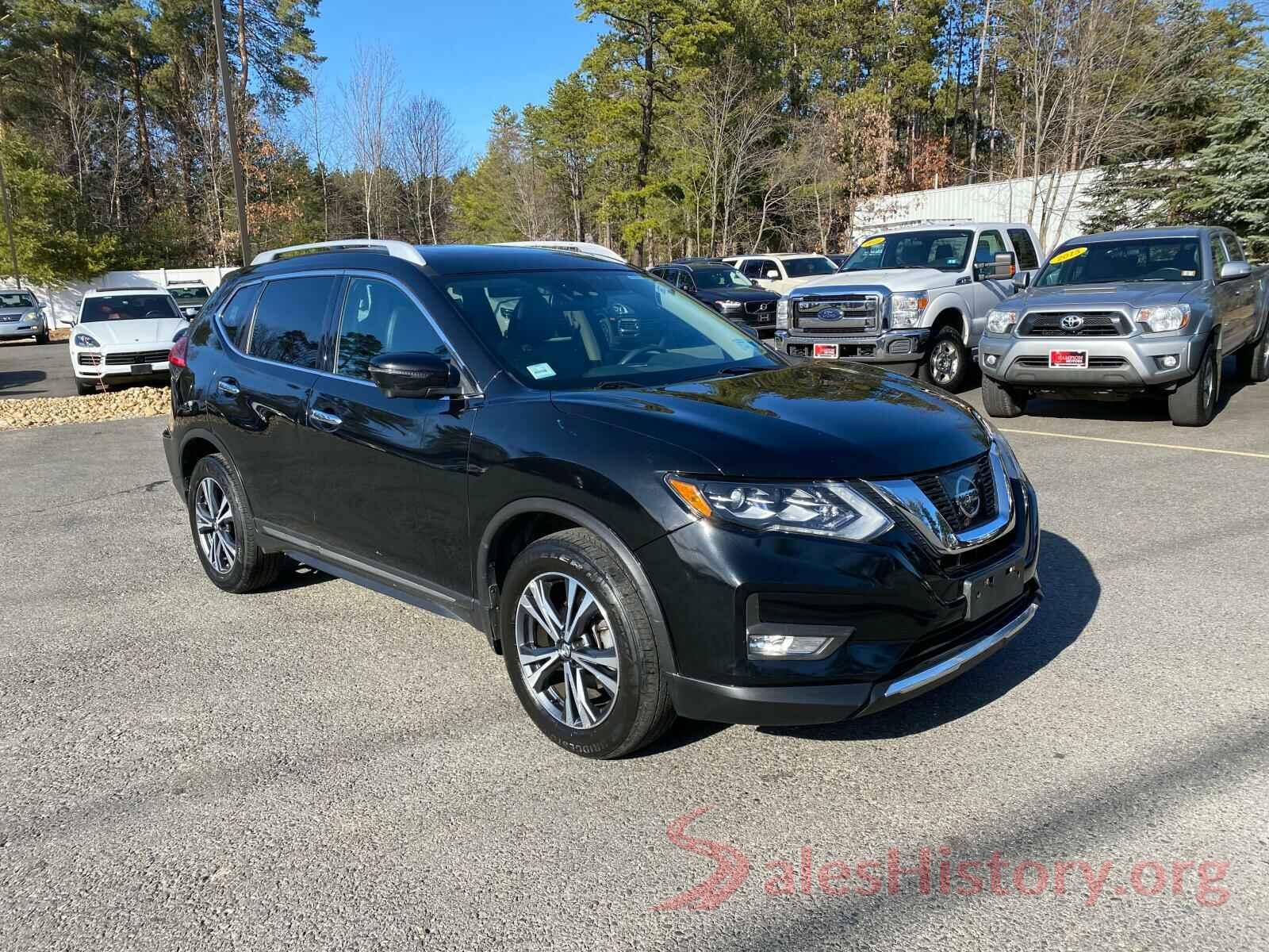 5N1AT2MV3HC860946 2017 NISSAN ROGUE