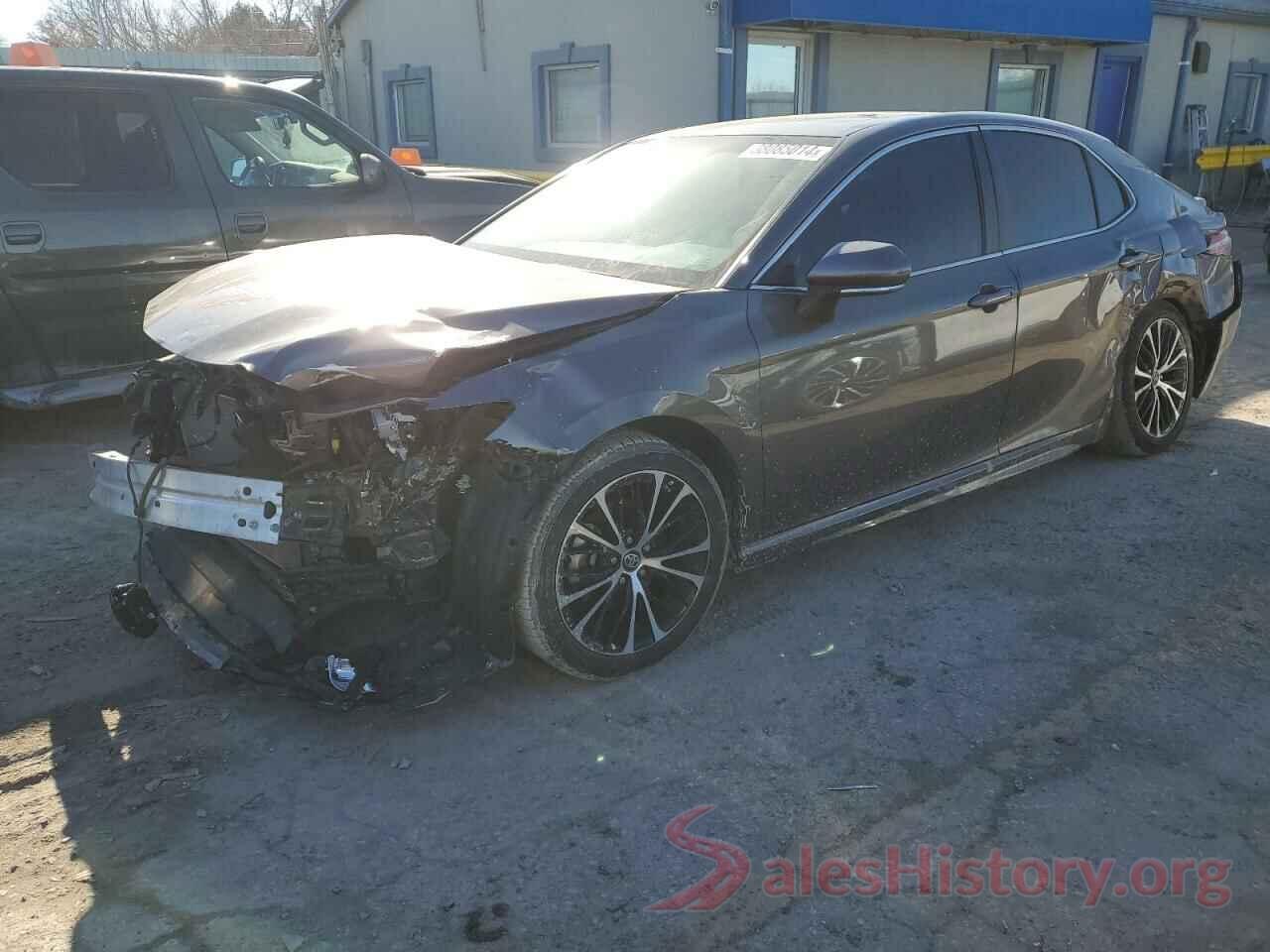 4T1B11HK6JU031020 2018 TOYOTA CAMRY