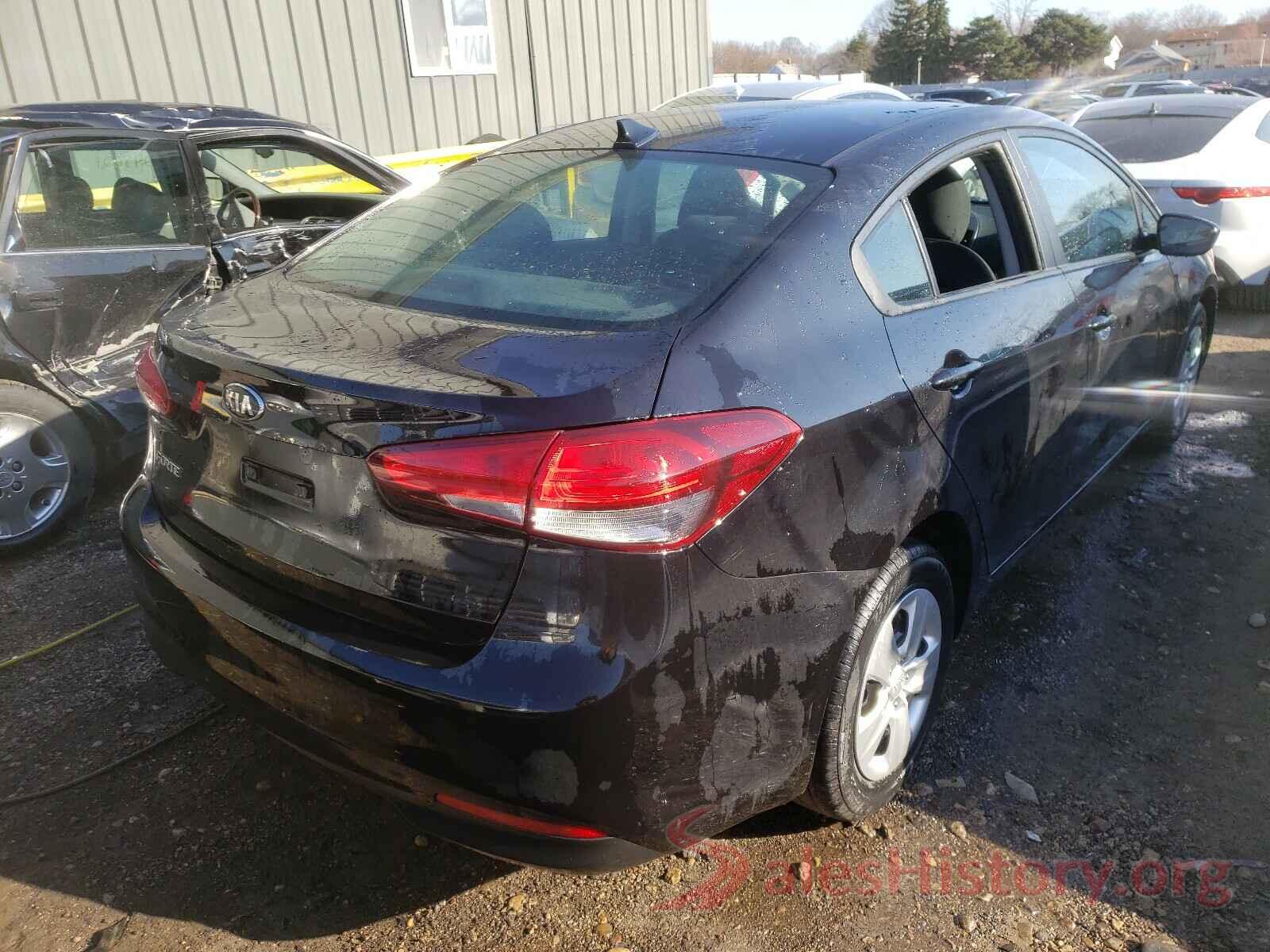 3KPFK4A75JE220685 2018 KIA FORTE