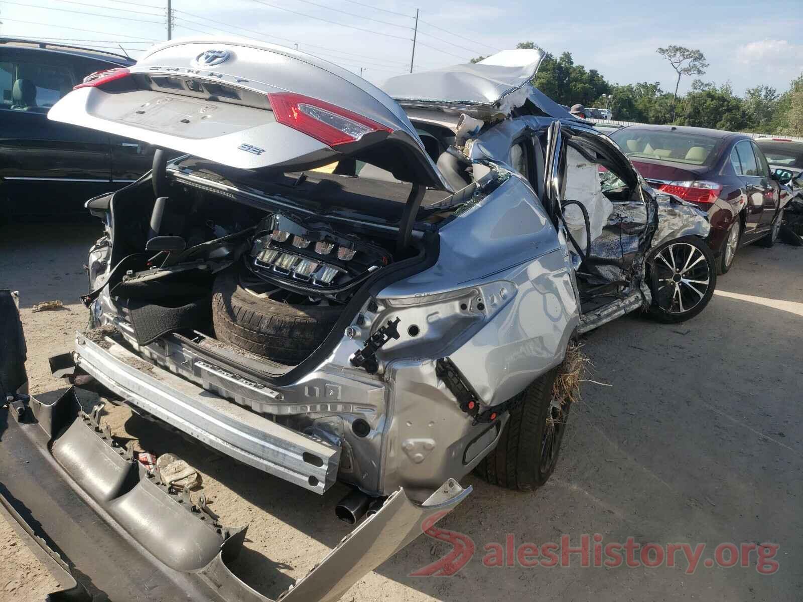 4T1B11HK5JU155800 2018 TOYOTA CAMRY