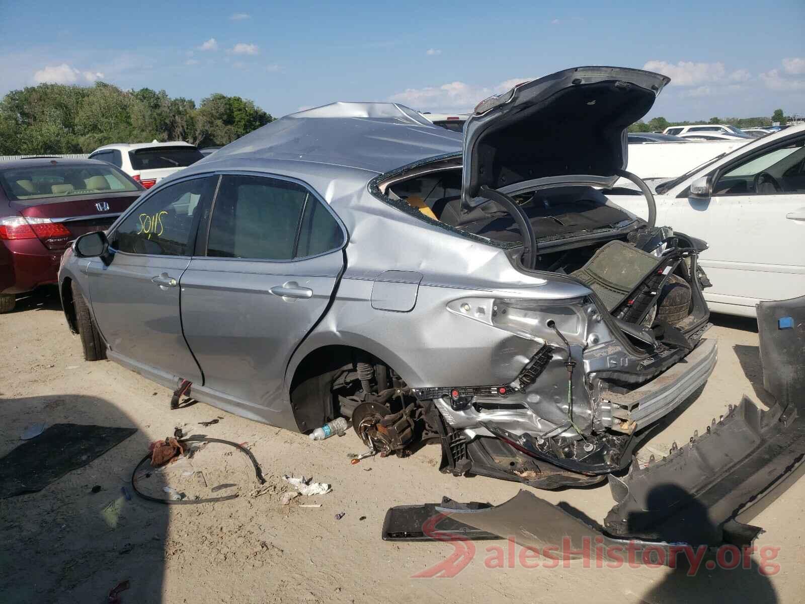 4T1B11HK5JU155800 2018 TOYOTA CAMRY