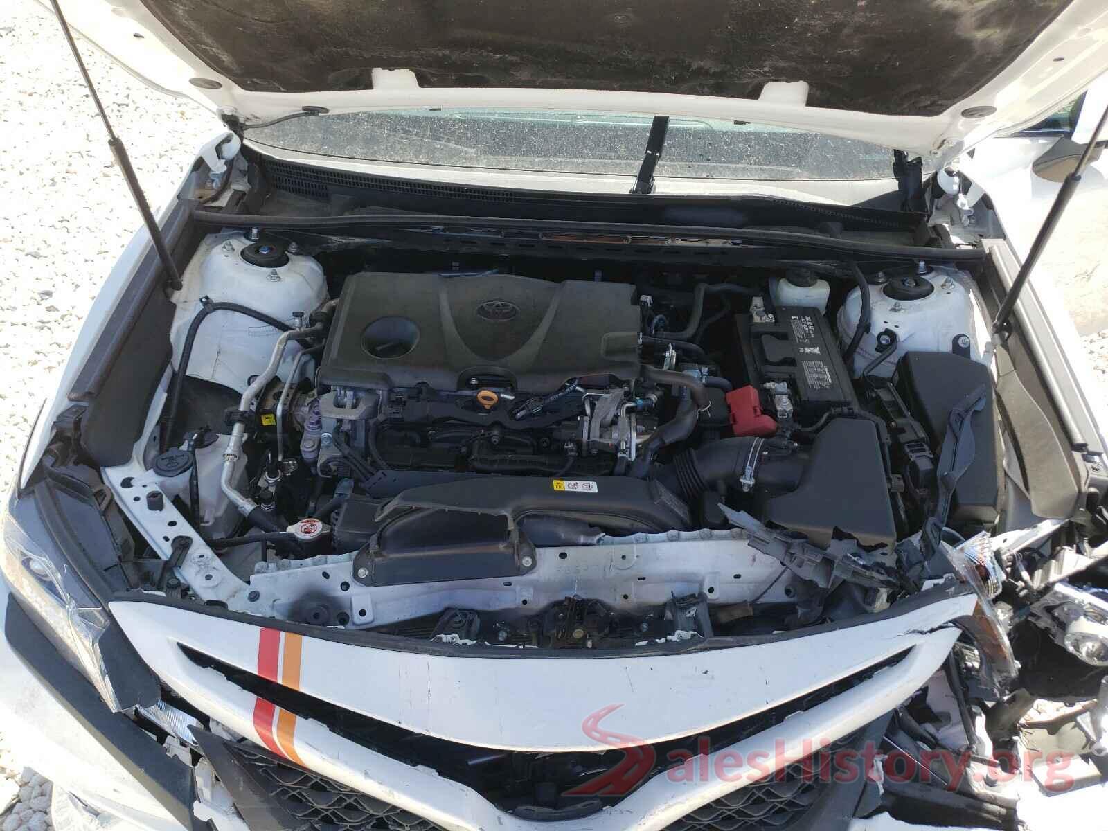 4T1B11HK8JU063709 2018 TOYOTA CAMRY