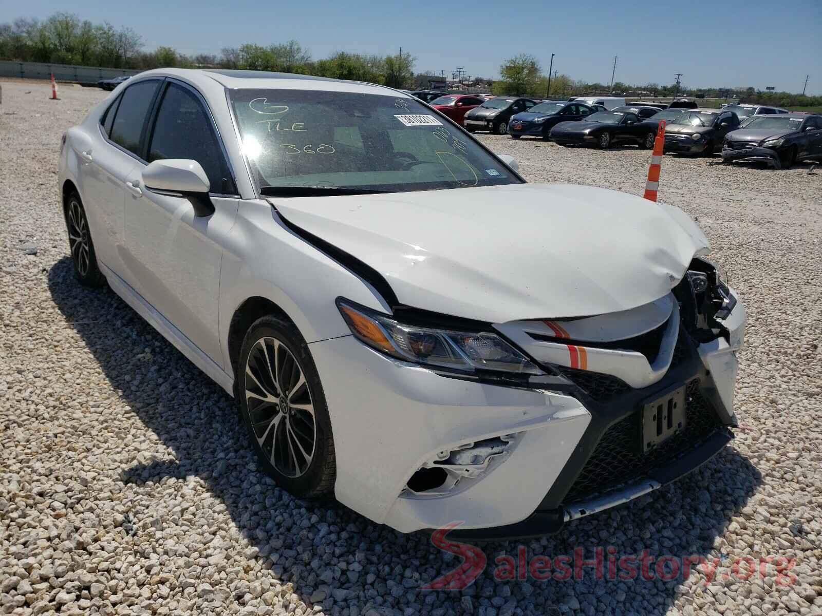 4T1B11HK8JU063709 2018 TOYOTA CAMRY