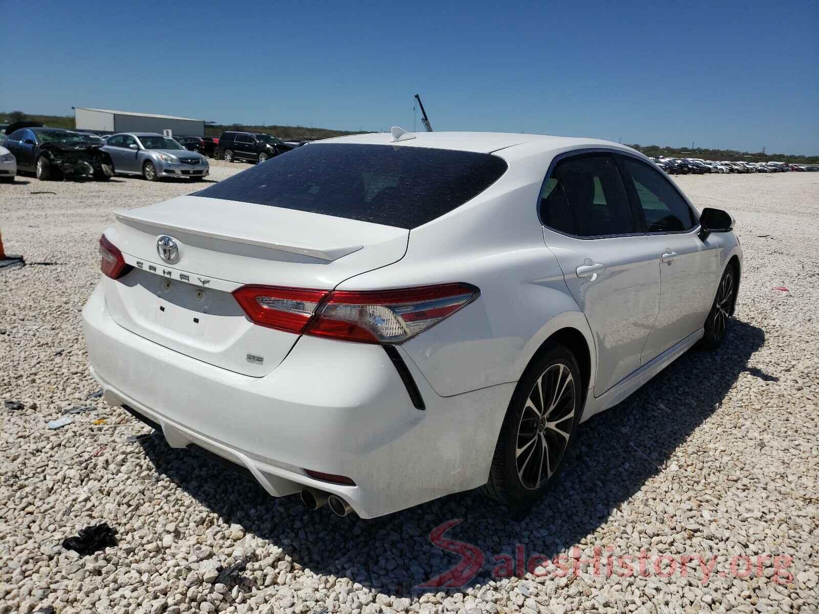 4T1B11HK8JU063709 2018 TOYOTA CAMRY