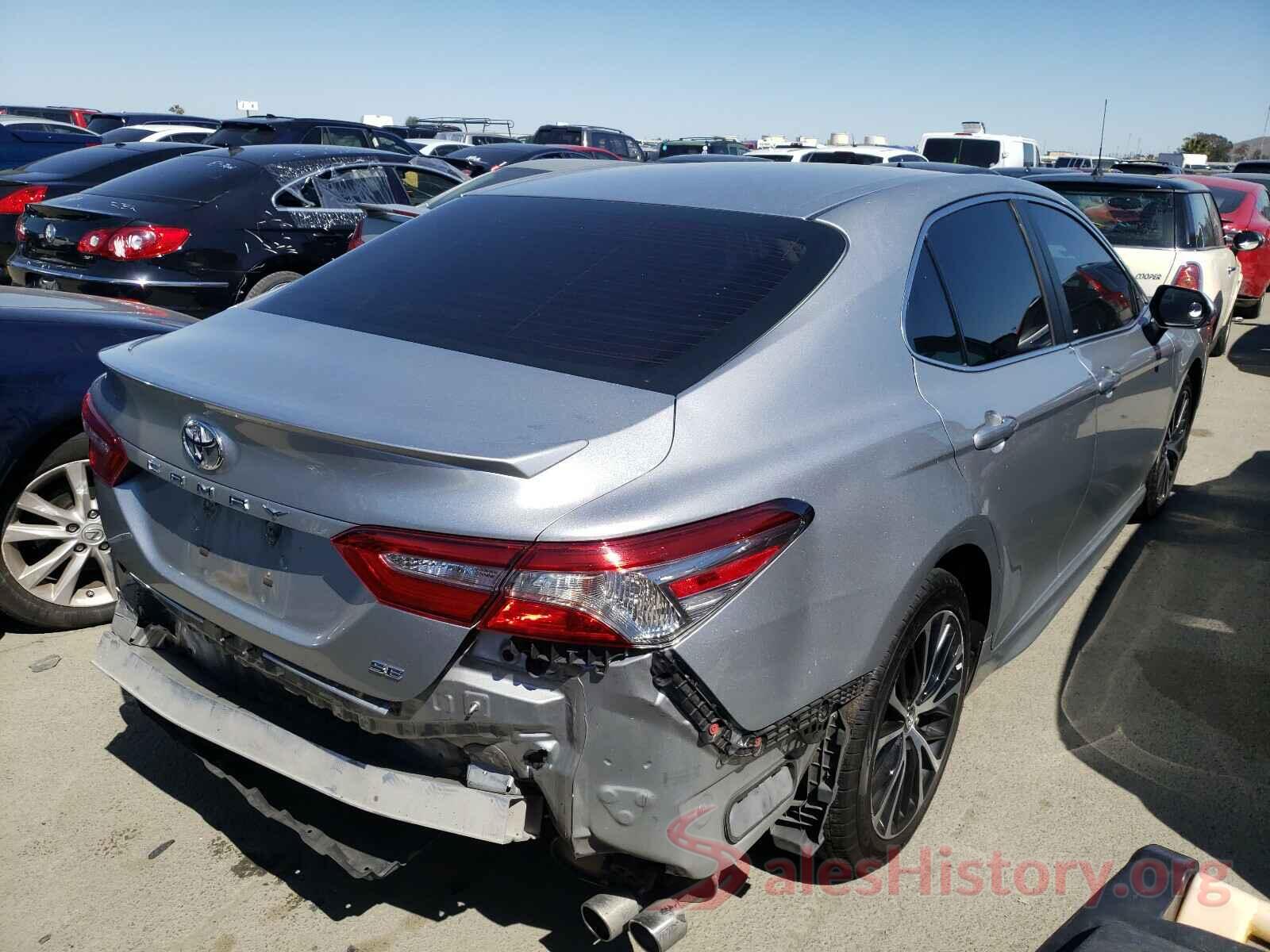 4T1B11HK0JU570538 2018 TOYOTA CAMRY