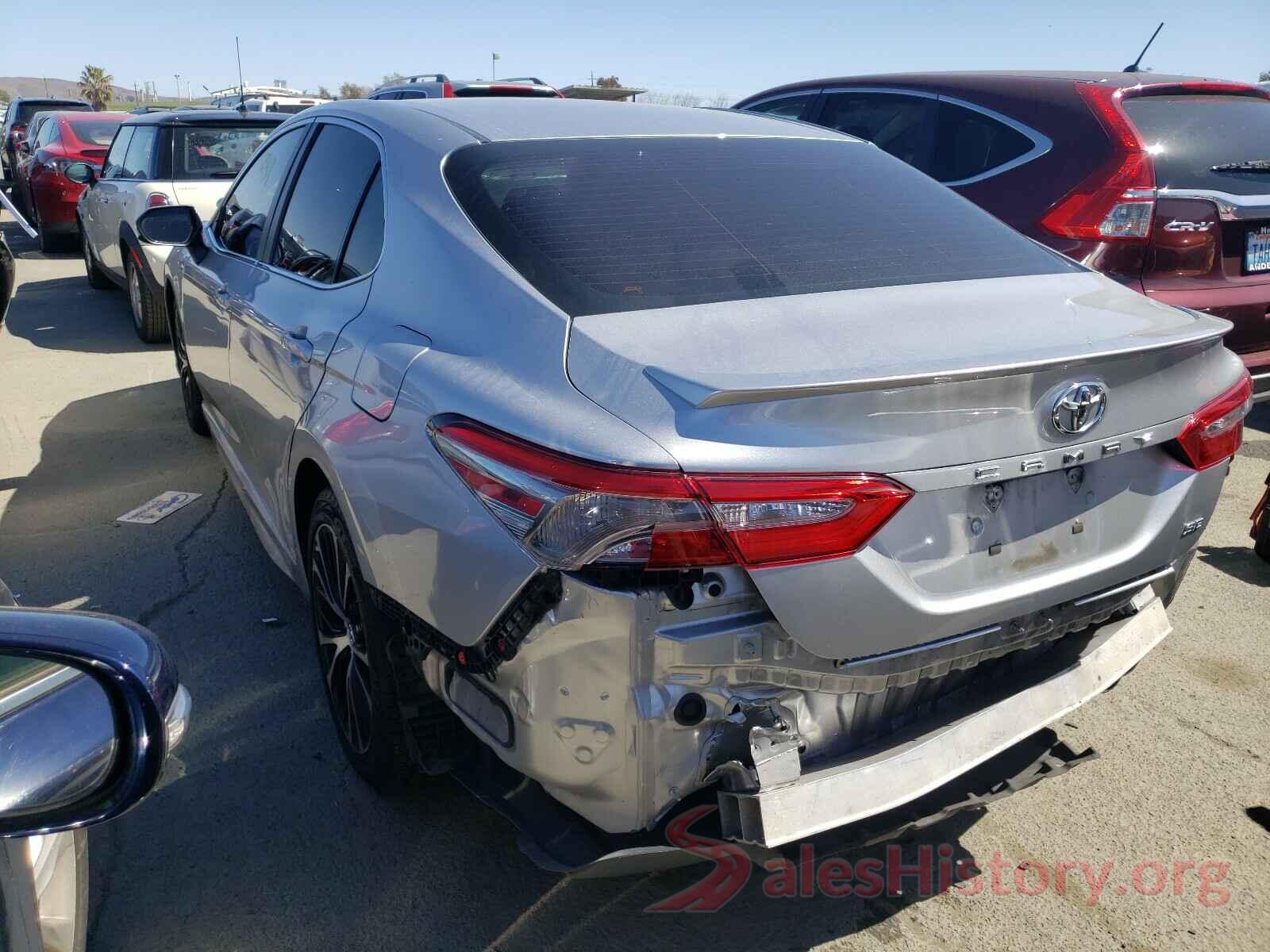 4T1B11HK0JU570538 2018 TOYOTA CAMRY