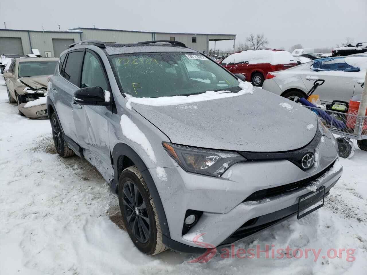 2T3RFREV0JW752129 2018 TOYOTA RAV4