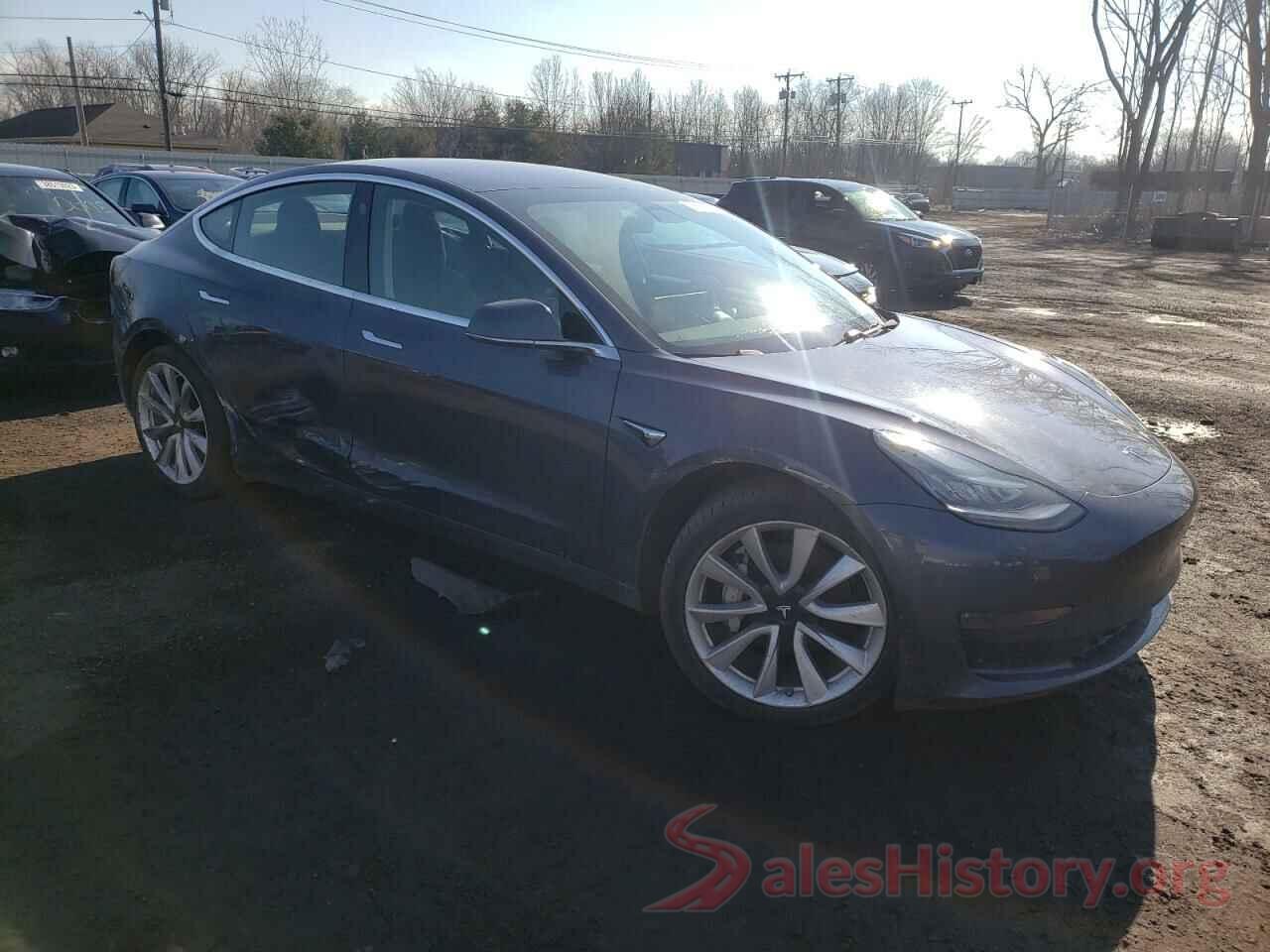 5YJ3E1EB8JF132621 2018 TESLA MODEL 3