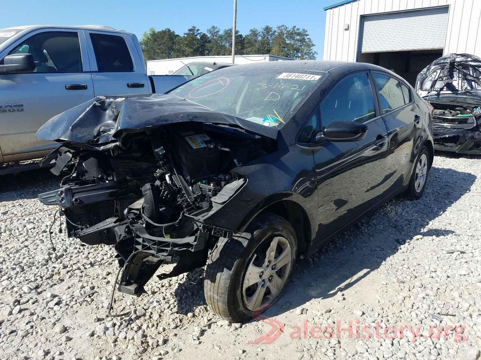 3KPFL4A71JE178268 2018 KIA FORTE