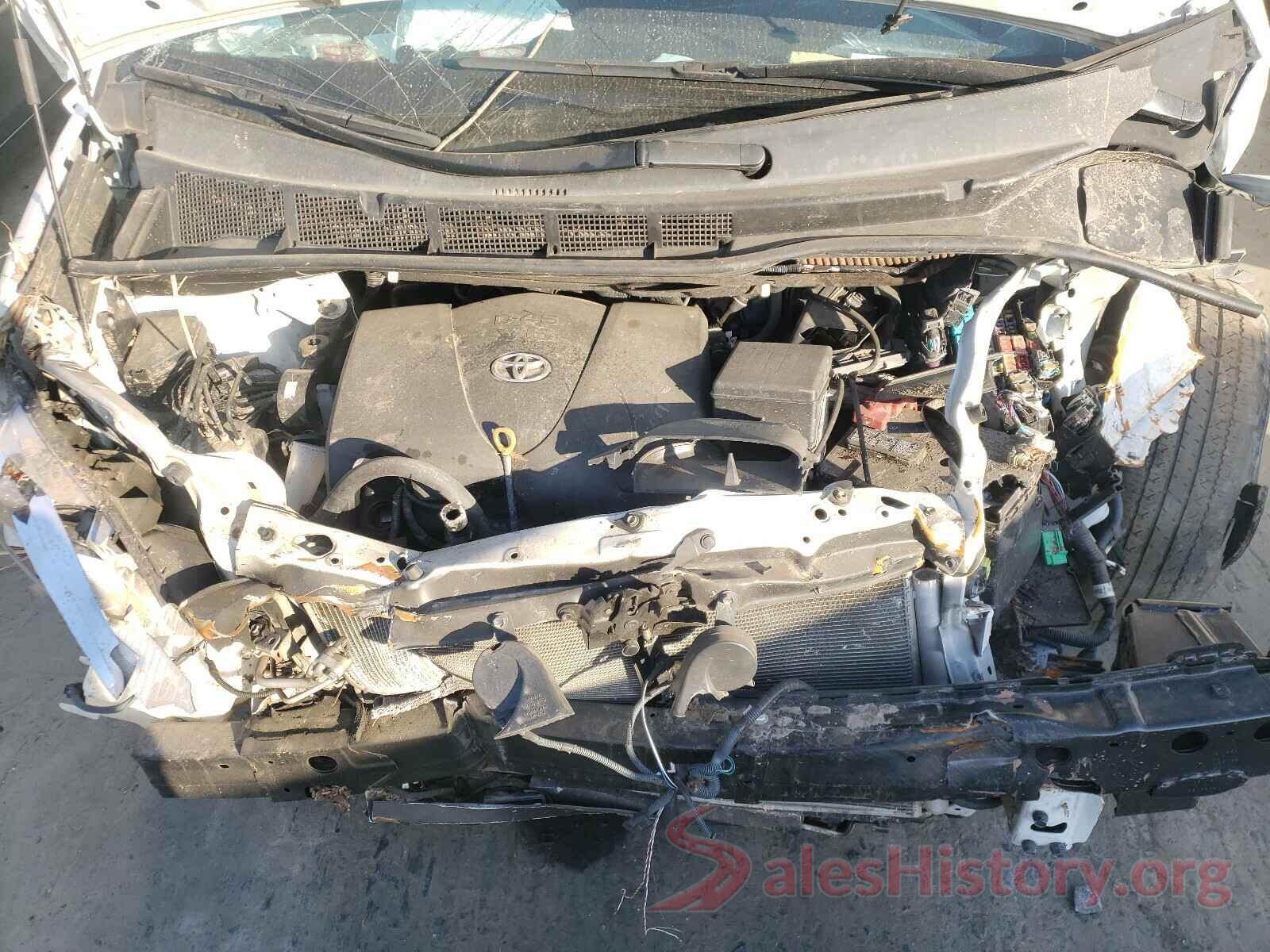 5TDKZ3DC1KS007768 2019 TOYOTA SIENNA