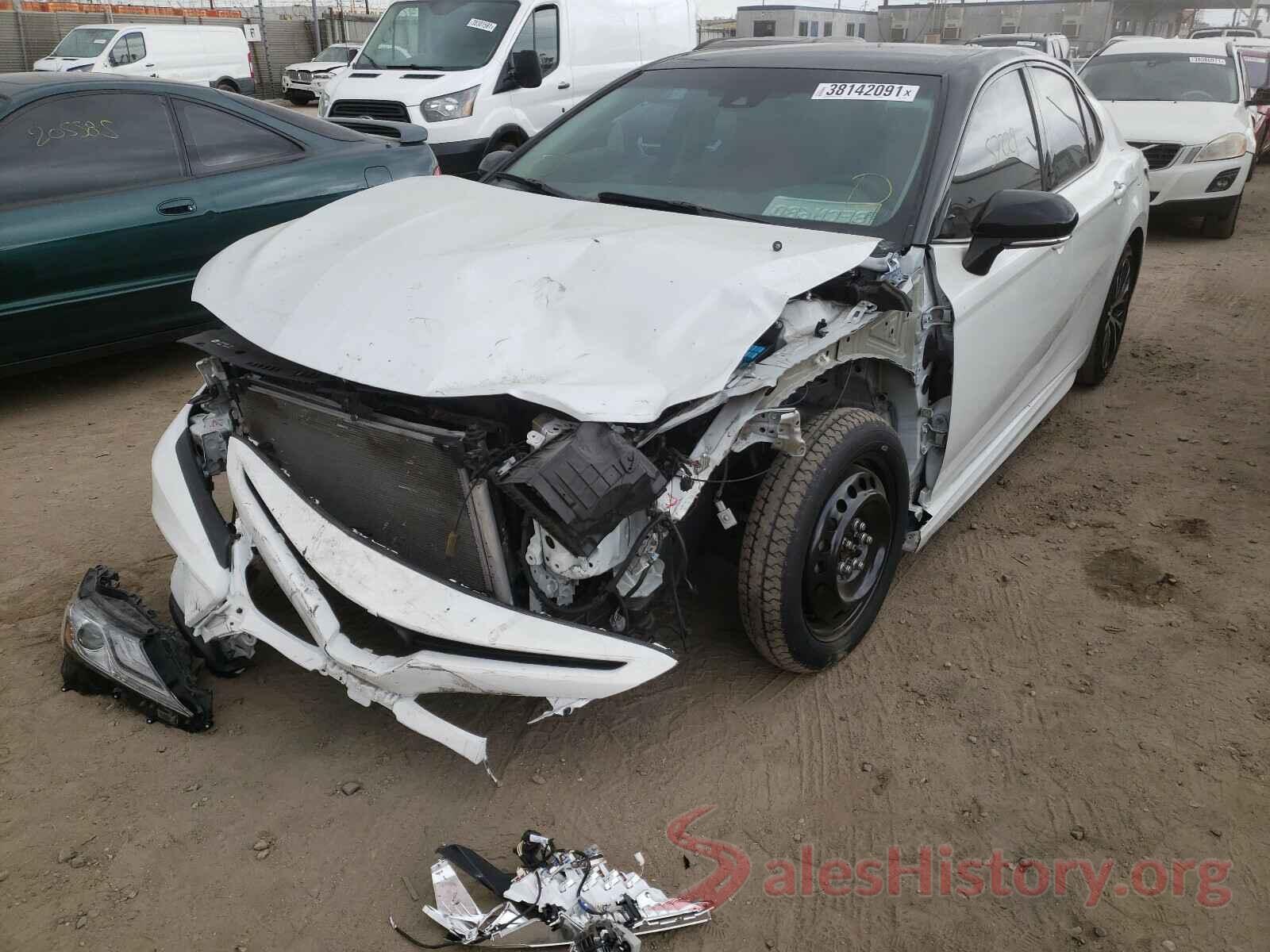 4T1B61HK6JU140272 2018 TOYOTA CAMRY