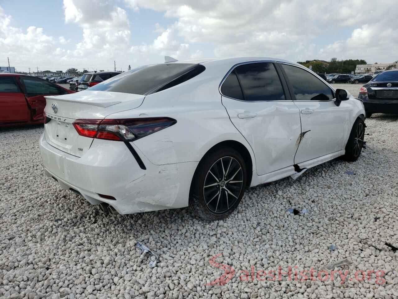 4T1G11AKXMU489230 2021 TOYOTA CAMRY