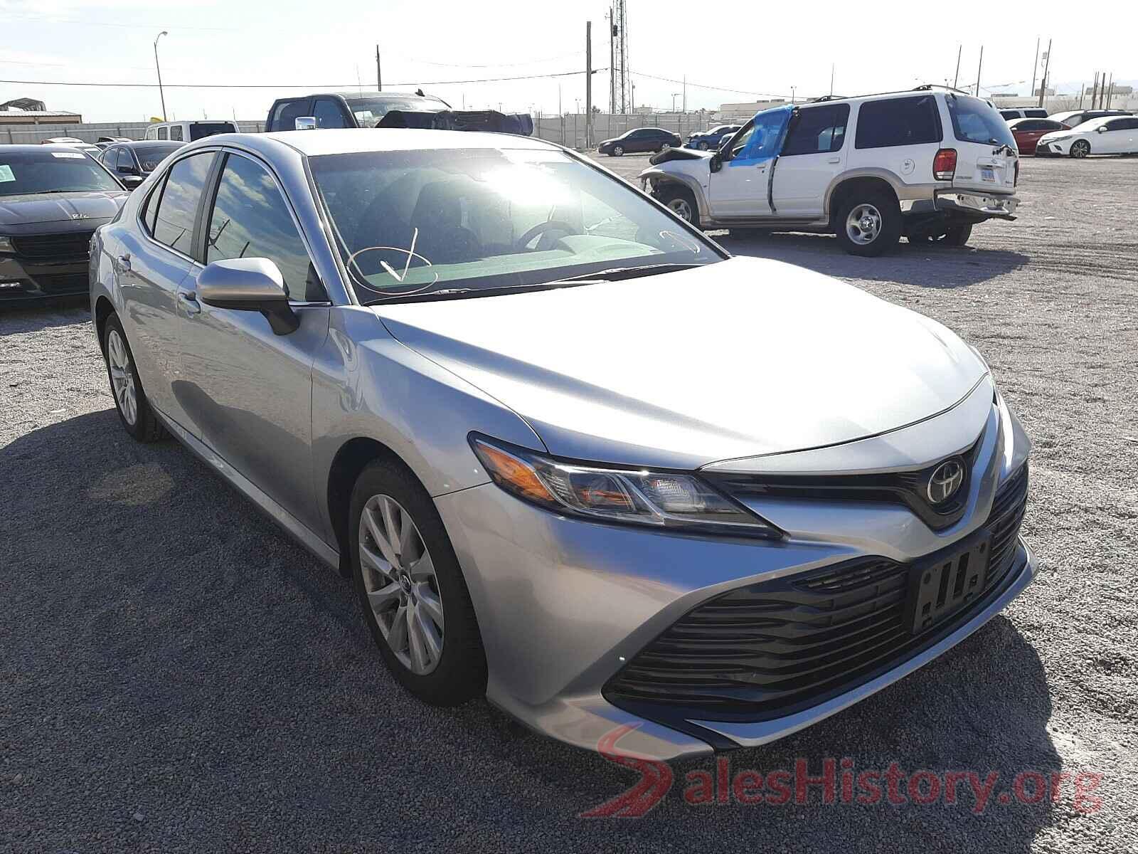 4T1B11HK5JU118231 2018 TOYOTA CAMRY