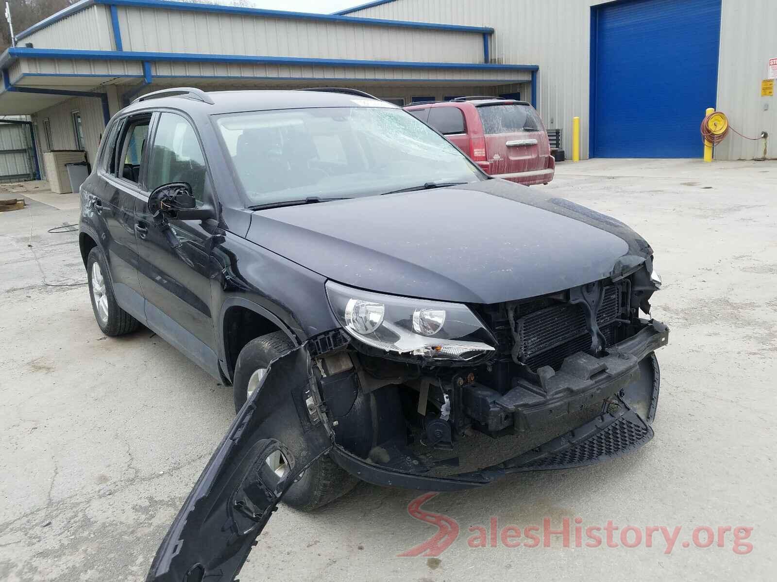 WVGAV7AX9HK037831 2017 VOLKSWAGEN TIGUAN