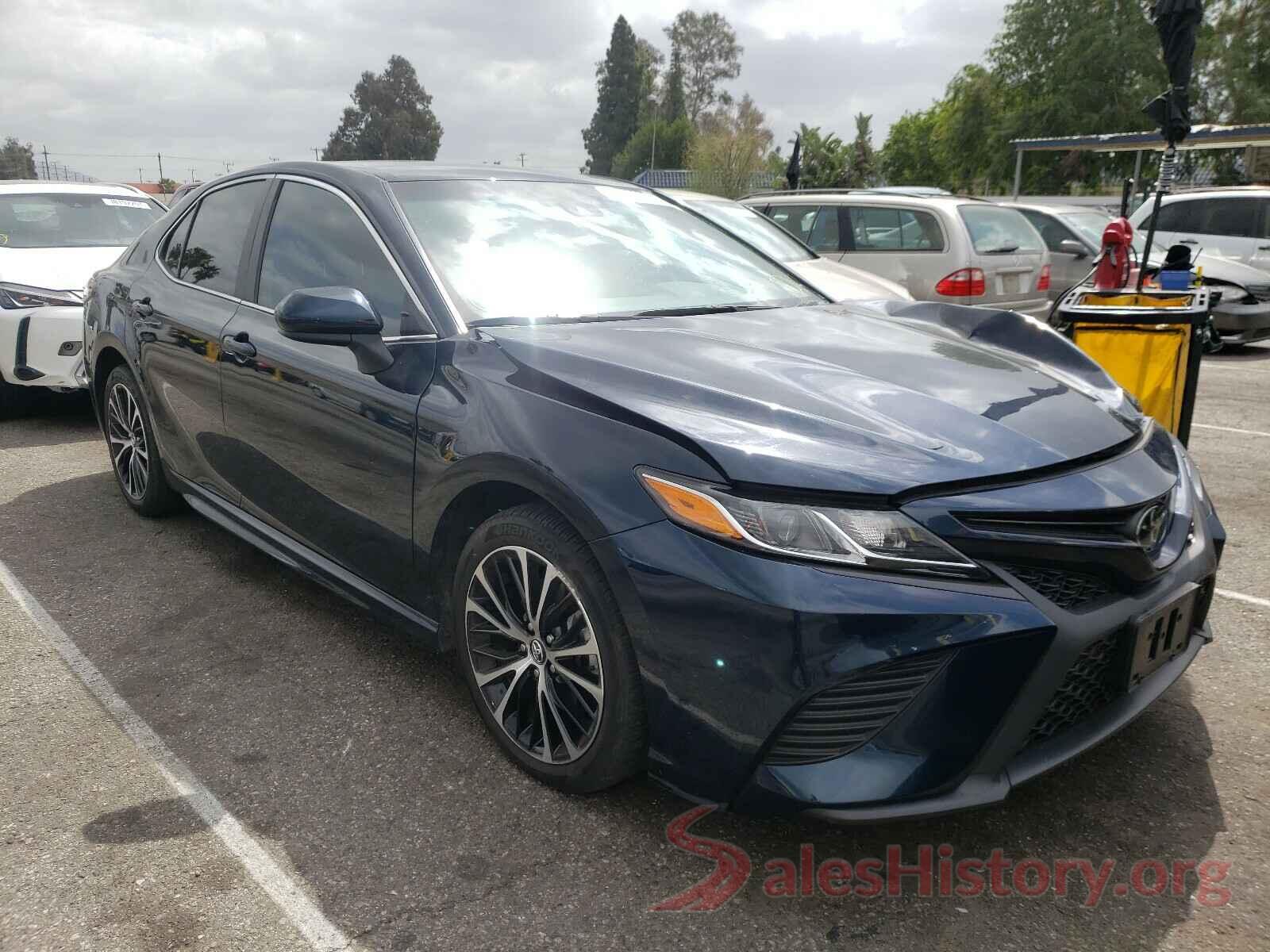 4T1B11HK5JU652491 2018 TOYOTA CAMRY