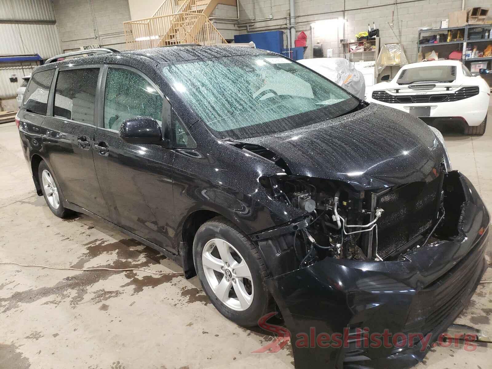 5TDKZ3DC3JS923382 2018 TOYOTA SIENNA