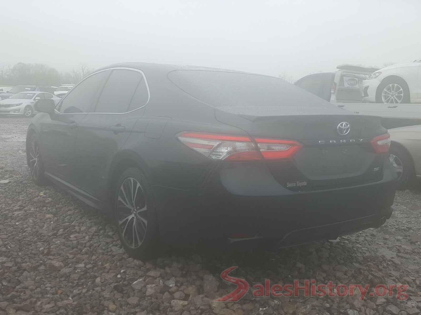 4T1B11HK0JU075899 2018 TOYOTA CAMRY