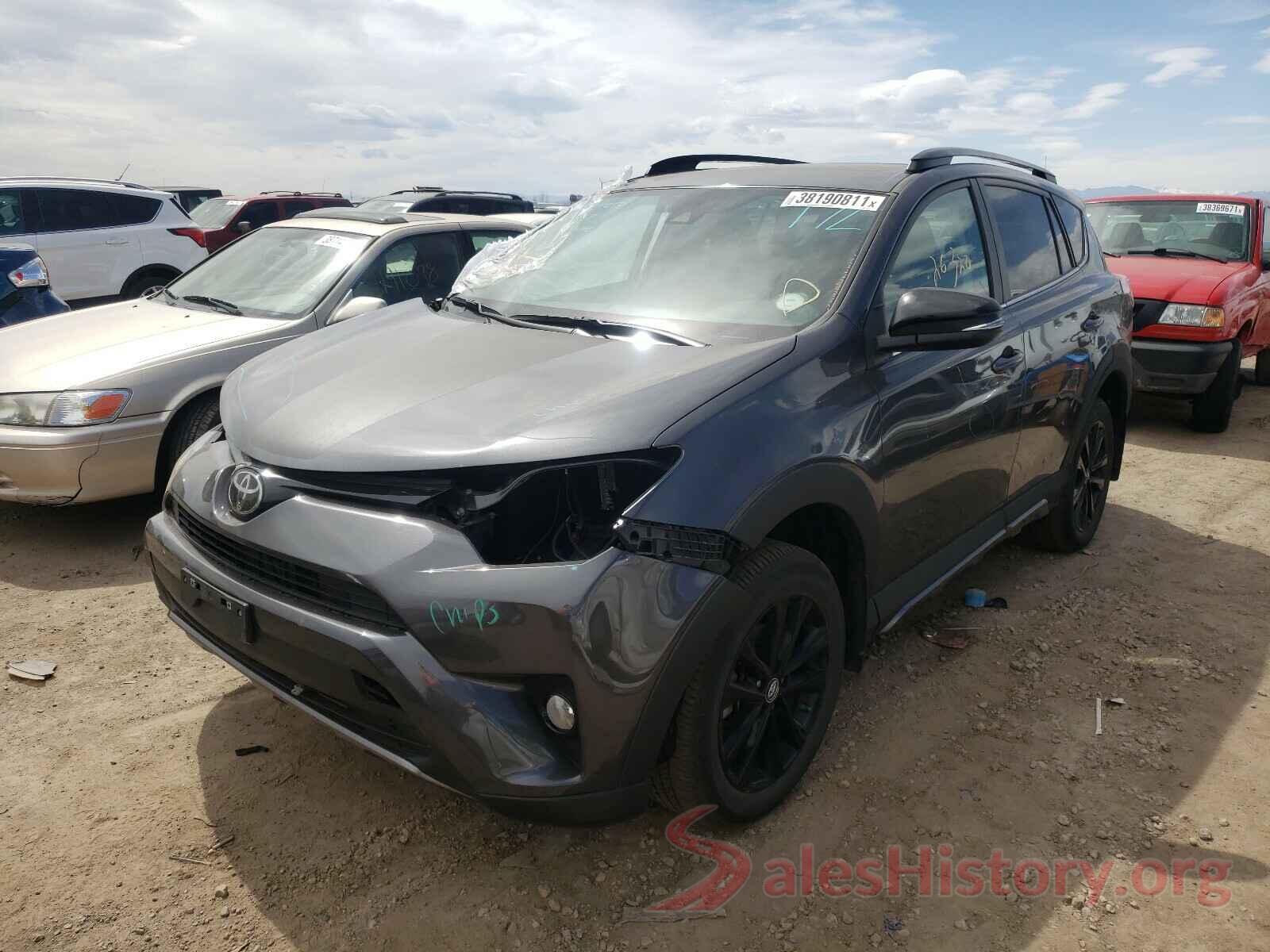 2T3RFREVXJW835812 2018 TOYOTA RAV4