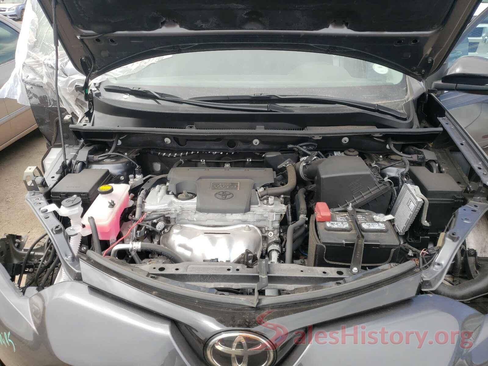 2T3RFREVXJW835812 2018 TOYOTA RAV4