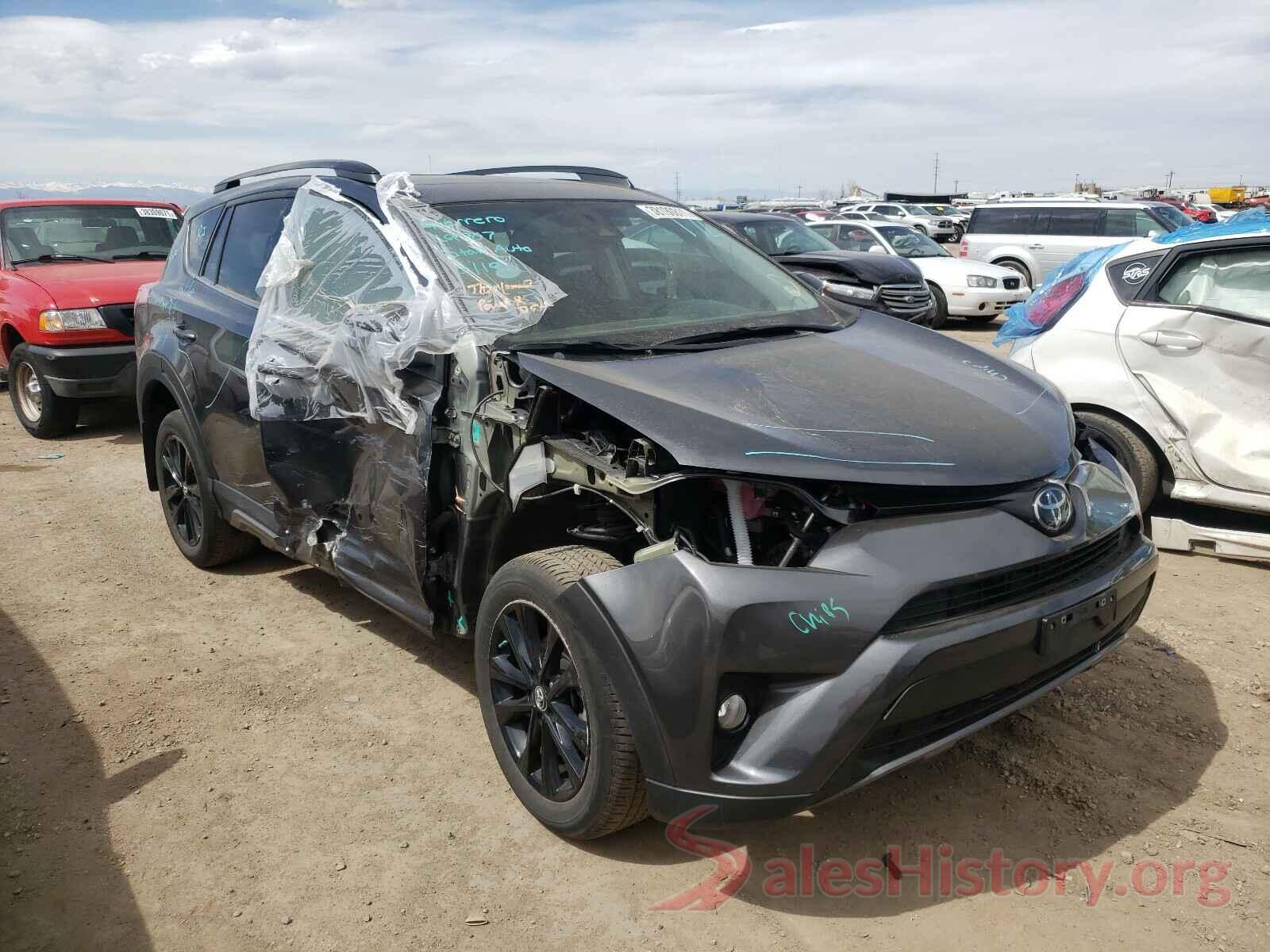 2T3RFREVXJW835812 2018 TOYOTA RAV4