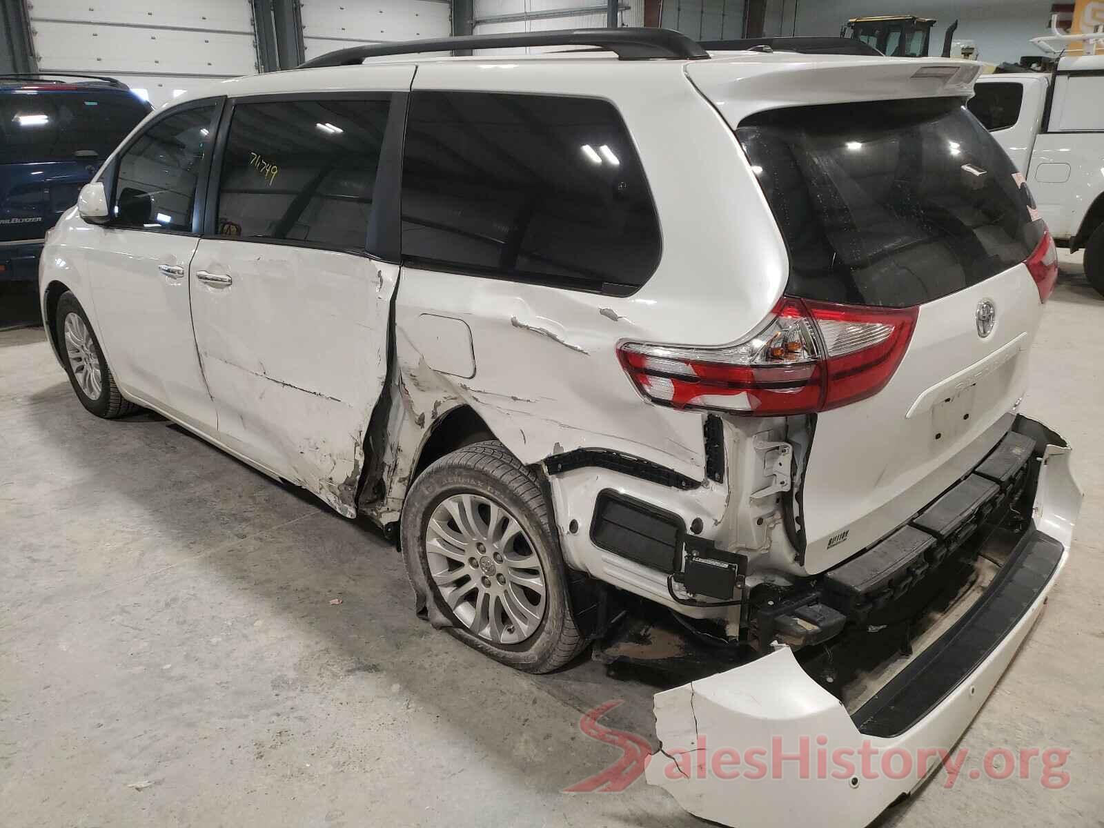 5TDYZ3DCXHS780063 2017 TOYOTA SIENNA